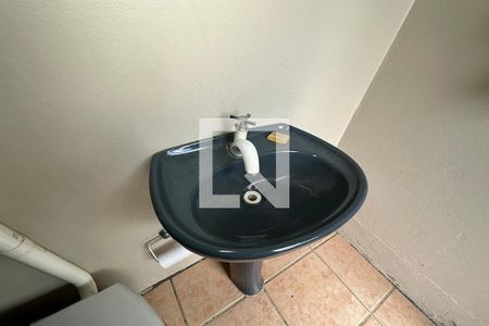 Casa à venda com 297m², 3 quartos e 4 vagasBanheiro 2