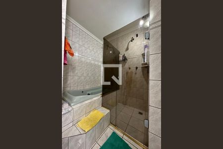 Casa à venda com 297m², 3 quartos e 4 vagasBanheiro da Suíte