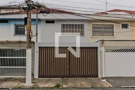 Casa à venda com 160m², 3 quartos e 2 vagas Casa à venda com 160m², 3 quartos e 2 vagasFachada