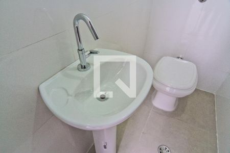 Casa à venda com 160m², 3 quartos e 2 vagas Casa à venda com 160m², 3 quartos e 2 vagasBanheiro de Serviço