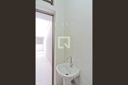 Casa à venda com 160m², 3 quartos e 2 vagas Casa à venda com 160m², 3 quartos e 2 vagasBanheiro de Serviço