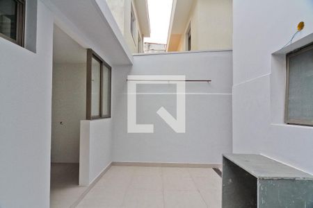Casa à venda com 160m², 3 quartos e 2 vagas Casa à venda com 160m², 3 quartos e 2 vagasÁrea externa