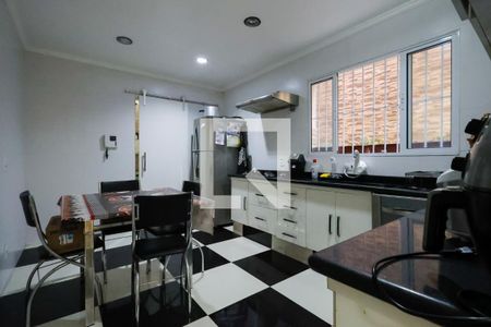 Casa à venda com 190m², 3 quartos e 2 vagasCozinha