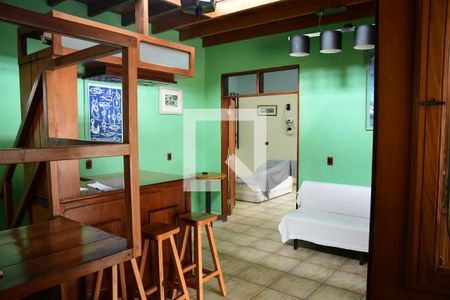 Casa para alugar com 347m², 3 quartos e 6 vagasSala