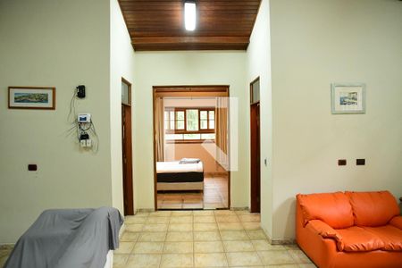 Sala de casa para alugar com 3 quartos, 347m² em Jardim Santa Paula, Cotia