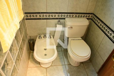 Casa para alugar com 347m², 3 quartos e 6 vagasBanheiro