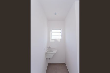 Sala, cozinha e área de serviço de apartamento para alugar com 1 quarto, 30m² em Jardim do Tiro, São Paulo