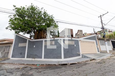 Casa à venda com 165m², 4 quartos e 4 vagasFachada