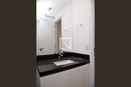 Banheiro de kitnet/studio para alugar com 1 quarto, 24m² em Moinhos de Vento, Porto Alegre