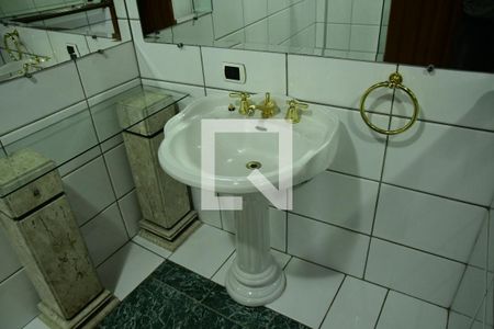 Lavabo de casa para alugar com 2 quartos, 220m² em Jardim Santa Paula, Cotia