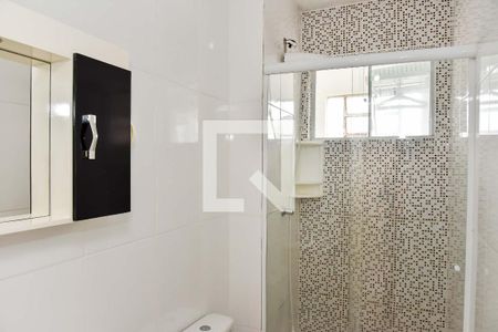 Banheiro de apartamento para alugar com 1 quarto, 43m² em Rubem Berta, Porto Alegre