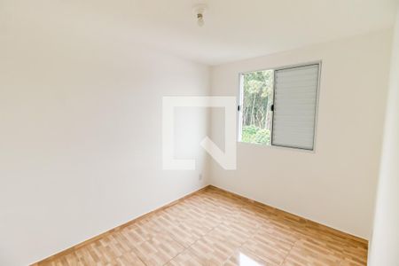Quarto 1 de apartamento para alugar com 2 quartos, 40m² em Jardim Mirna, Taboão da Serra