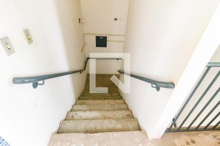 Apartamento para alugar com 40m², 2 quartos e sem vagaEscada de acesso