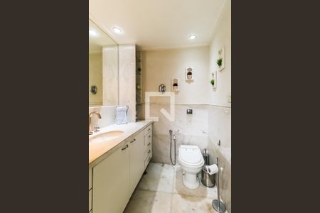 Apartamento à venda com 184m², 4 quartos e 3 vagasBanheiro Suíte 1