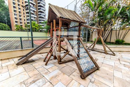 Apartamento à venda com 184m², 4 quartos e 3 vagasÁrea Comum - Playground