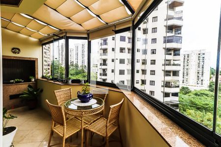 Apartamento à venda com 184m², 4 quartos e 3 vagasVaranda Gourmet