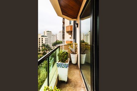 Apartamento à venda com 184m², 4 quartos e 3 vagasSacada Suíte 1