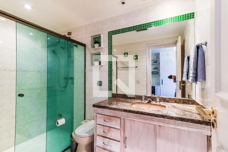 Apartamento à venda com 184m², 4 quartos e 3 vagasBanheiro Suíte 2