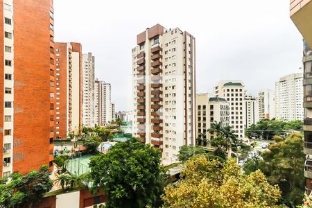 Vista de apartamento à venda com 4 quartos, 184m² em Vila Suzana, São Paulo