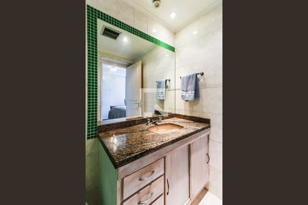 Apartamento à venda com 184m², 4 quartos e 3 vagasBanheiro Suíte 2