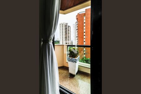 Apartamento à venda com 184m², 4 quartos e 3 vagasSacada Suíte 1