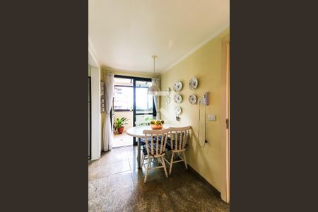 Apartamento à venda com 184m², 4 quartos e 3 vagasCozinha