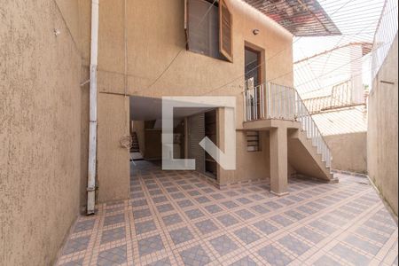 Casa para alugar com 250m², 2 quartos e 1 vaga Casa para alugar com 250m², 2 quartos e 1 vagaQuintal