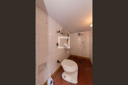 Casa para alugar com 250m², 2 quartos e 1 vaga Casa para alugar com 250m², 2 quartos e 1 vagaBanheiro de Serviço