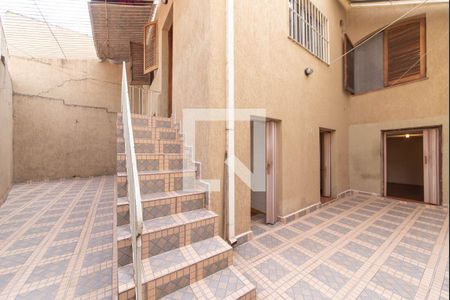 Casa para alugar com 250m², 2 quartos e 1 vaga Casa para alugar com 250m², 2 quartos e 1 vagaQuintal