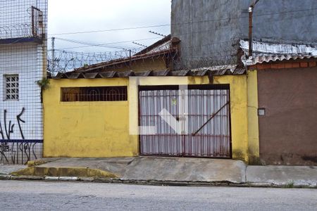 Casa para alugar com 130m², 2 quartos e 2 vagasFachada/Fundos