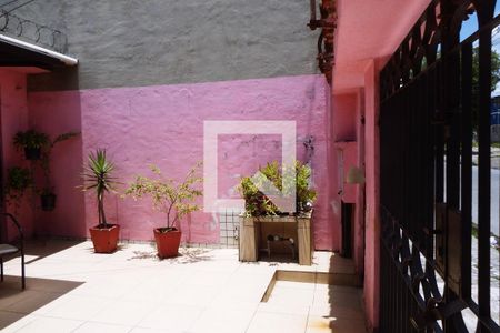 Casa para alugar com 130m², 2 quartos e 2 vagasQuintal/Entrada