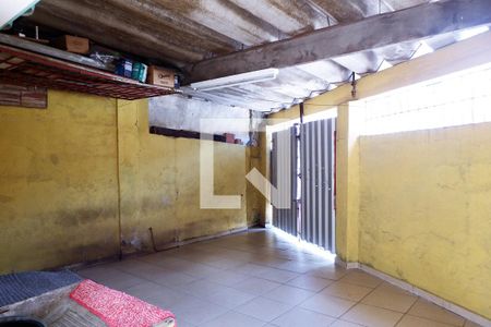 Casa para alugar com 130m², 2 quartos e 2 vagasGaragem/Fundos