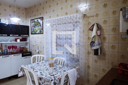 Casa para alugar com 130m², 2 quartos e 2 vagasCozinha