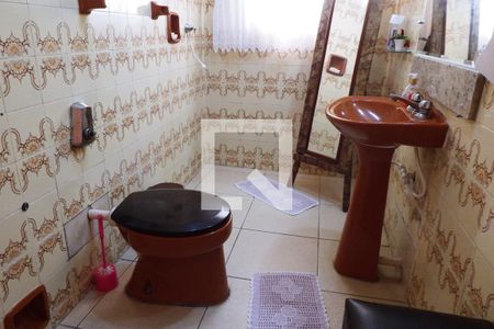 Banheiro de casa para alugar com 2 quartos, 130m² em Vila Margarida, São Vicente