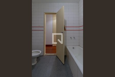 Apartamento à venda com 166m², 3 quartos e sem vagaBanheiro do Corredor