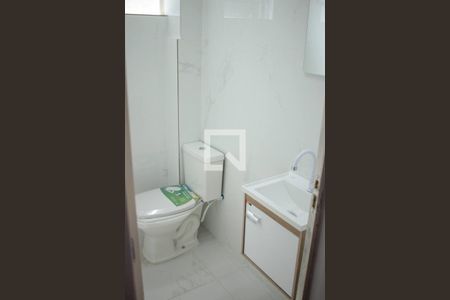 Banheiro de apartamento à venda com 2 quartos, 47m² em Bernardo Monteiro, Contagem