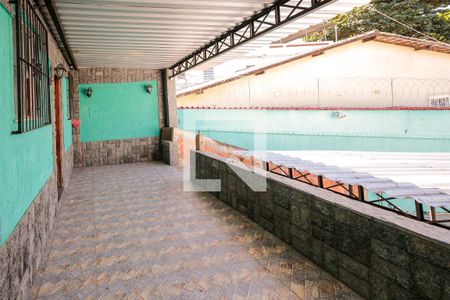 Casa à venda com 400m², 3 quartos e 6 vagasVaranda