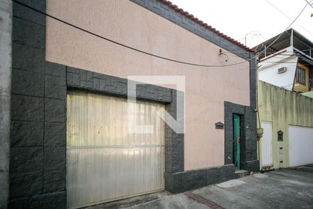 Casa à venda com 400m², 3 quartos e 6 vagasFachada