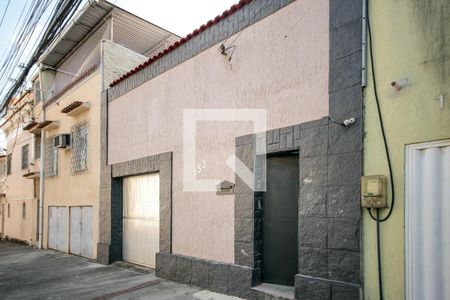 Casa à venda com 400m², 3 quartos e 6 vagasFachada