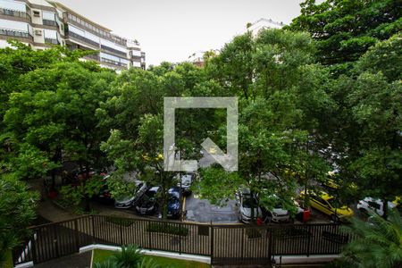 Apartamento à venda com 260m², 3 quartos e 2 vagas Apartamento à venda com 260m², 3 quartos e 2 vagasVista da suíte 1