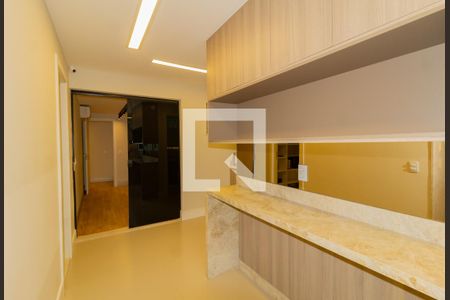 Apartamento à venda com 260m², 3 quartos e 2 vagas Apartamento à venda com 260m², 3 quartos e 2 vagasÁrea de serviço