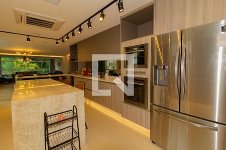 Apartamento à venda com 260m², 3 quartos e 2 vagas Apartamento à venda com 260m², 3 quartos e 2 vagasDetalhe da cozinha