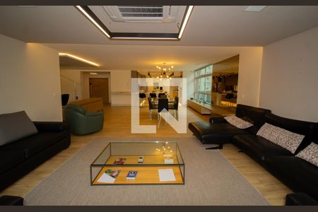 Apartamento à venda com 260m², 3 quartos e 2 vagas Apartamento à venda com 260m², 3 quartos e 2 vagasDetalhe da sala 2