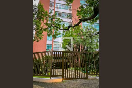 Apartamento à venda com 260m², 3 quartos e 2 vagas Apartamento à venda com 260m², 3 quartos e 2 vagasFachada