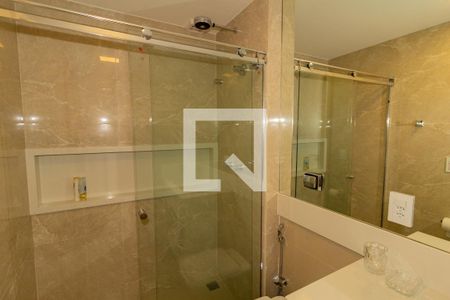 Apartamento à venda com 260m², 3 quartos e 2 vagas Apartamento à venda com 260m², 3 quartos e 2 vagasBanheiro social