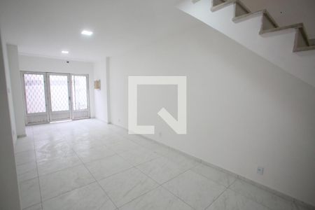 Sala de casa de condomínio à venda com 5 quartos, 490m² em Taquara, Rio de Janeiro