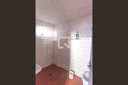 Banheiro social de casa à venda com 1 quarto, 90m² em Baeta Neves, São Bernardo do Campo