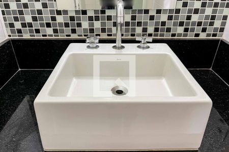 Apartamento à venda com 50m², 2 quartos e 1 vaga Apartamento à venda com 50m², 2 quartos e 1 vagaBanheiro