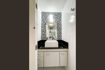 Apartamento à venda com 50m², 2 quartos e 1 vaga Apartamento à venda com 50m², 2 quartos e 1 vagaBanheiro
