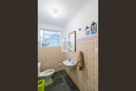 Casa à venda com 217m², 3 quartos e 4 vagasBanheiro de Serviço